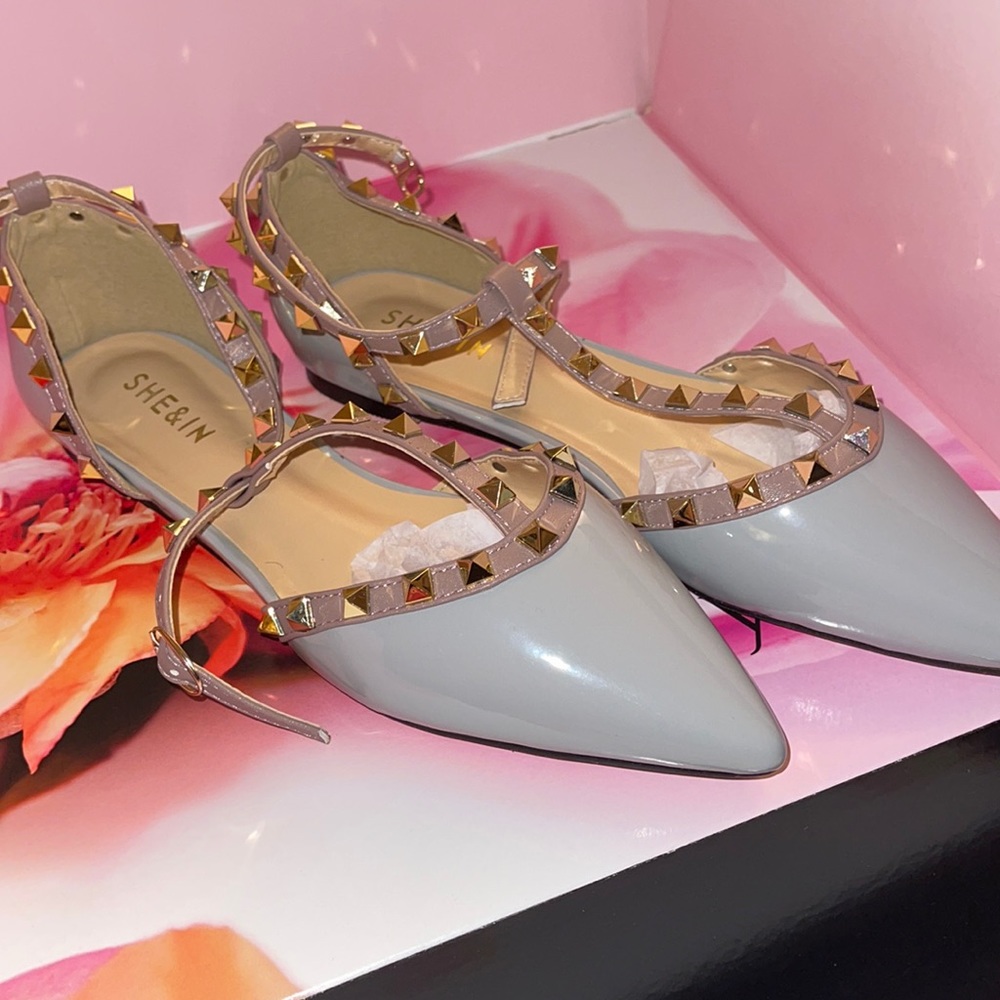 Flat an elegance women shoes ,